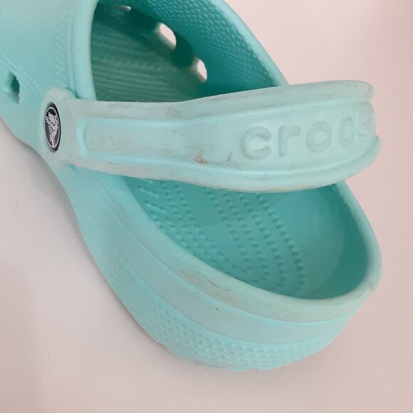 Crocs Clogs Womens 7 Slip On Water Shoes Robins Egg Blue Rubber Comfort Shoes - Picture 8 of 10